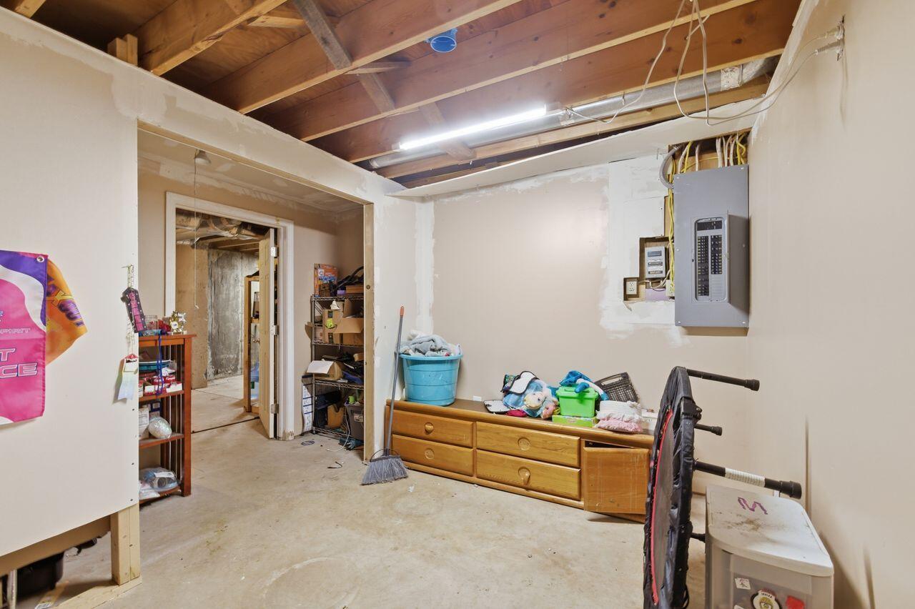 93 Woodland Road