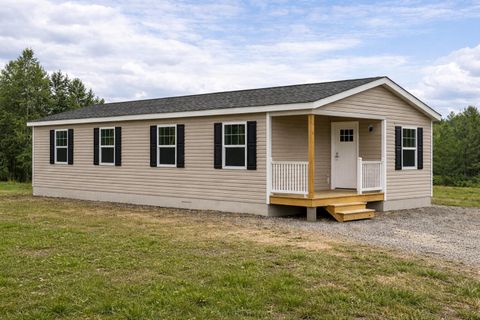 Photo of 5 Freedom Lane, Norway, ME 04268 (MLS # 1648936)