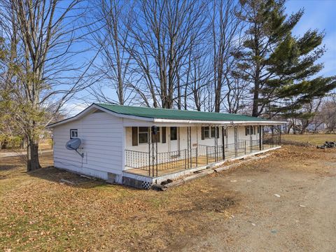 Photo of 272 Main Street, Corinth, ME 04427 (MLS # 1660106)