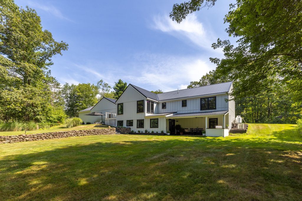 Photo of 10 Lewis Road, Kittery, ME 03904 (MLS # 1638489)
