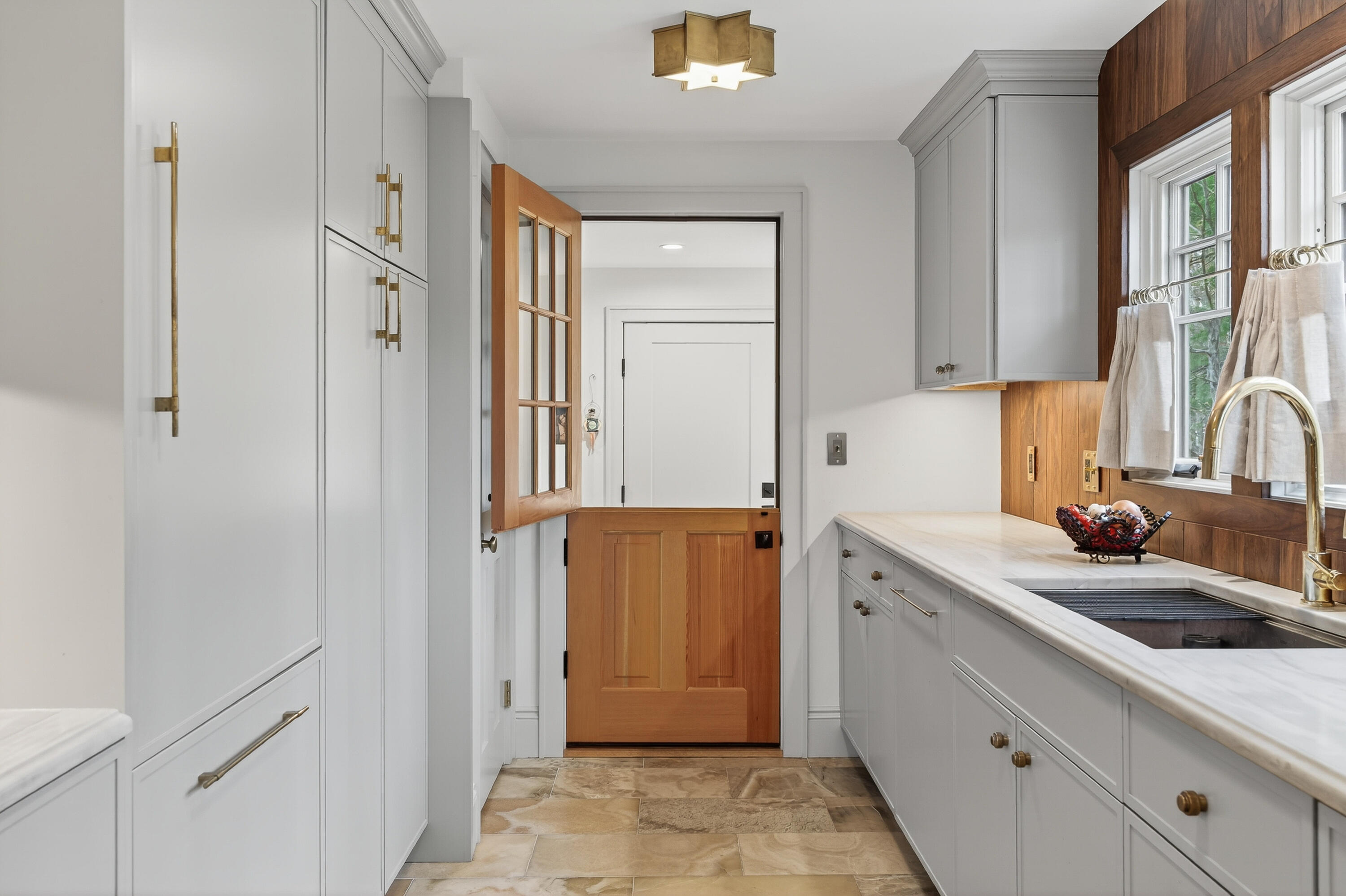 3 Long Cove Road