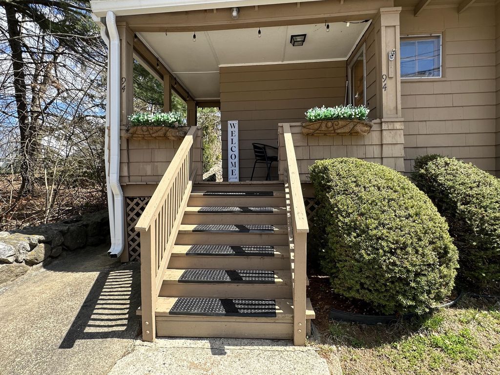 Photo of 94 Western Promenade, Auburn, ME 04210 (MLS # 1660997)