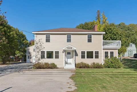 Photo of 1309 Broadway, South Portland, ME 04106 (MLS # 1653003)