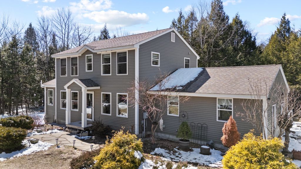Photo of 17 Northern Oaks Drive, Gray, ME 04039 (MLS # 1655511)
