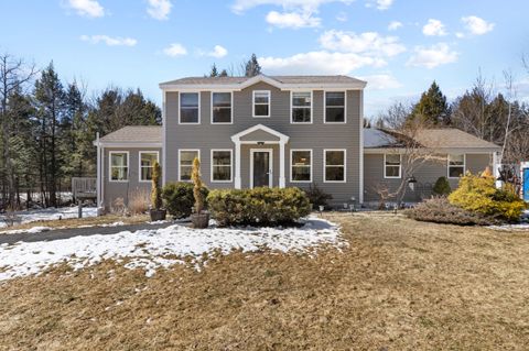 Photo of 17 Northern Oaks Drive, Gray, ME 04039 (MLS # 1655511)