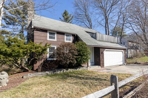 Photo of 59 Ocean View Road, Cape Elizabeth, ME 04107 (MLS # 1657134)