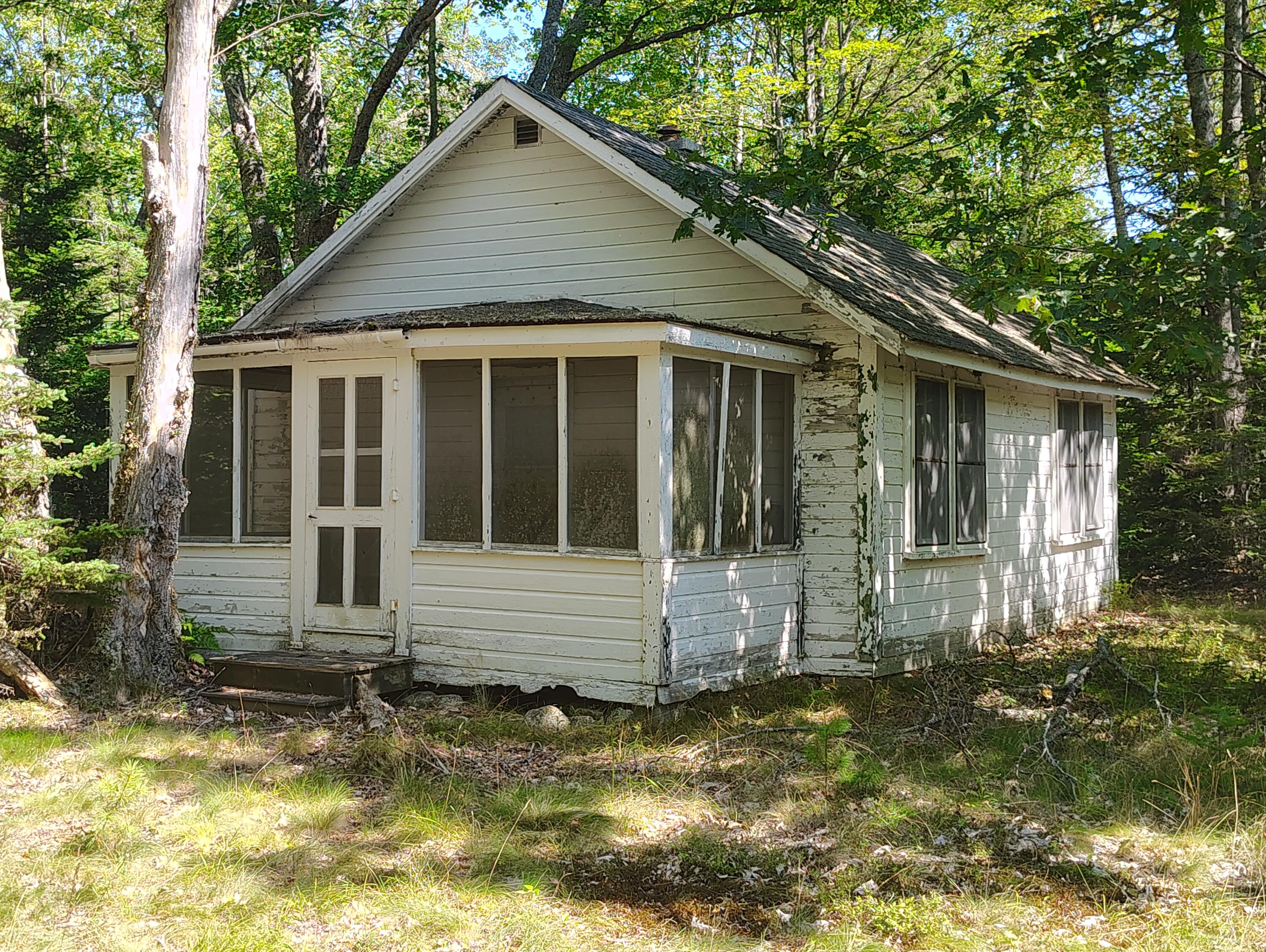 Hancock, Maine 04640, United States, 2 Bedrooms Bedrooms, ,2 BathroomsBathrooms,Residential,Active,215616