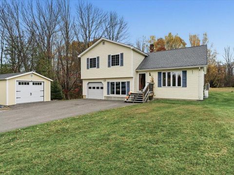 Photo of 21 Mapleleaf Lane Ln, Hermon, ME 04401 (MLS # 1641951) Photo of 21 Mapleleaf Lane Ln, Hermon, ME 04401 (MLS # 1641951)