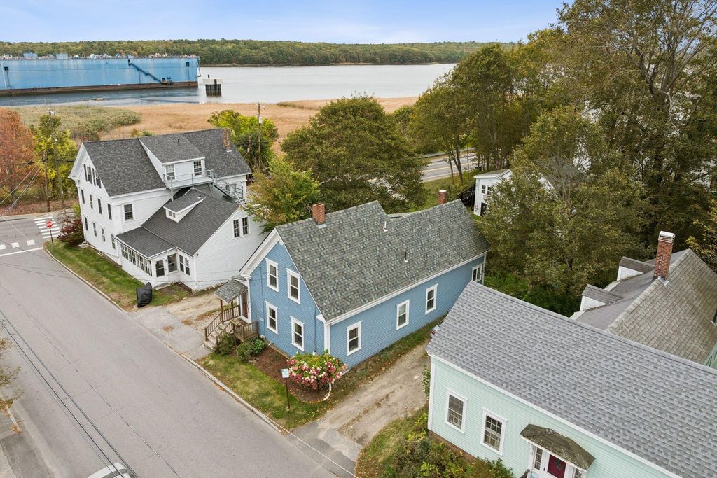 Photo of 10 Pine Street, Bath, ME 04530 (MLS # 1640968)