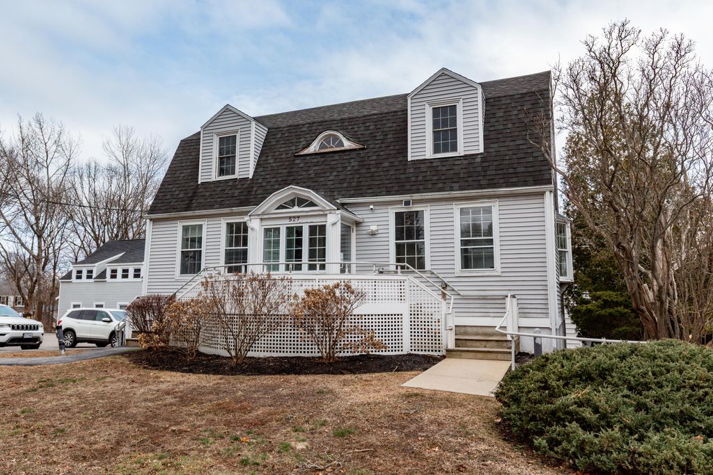 Photo of 527 Ocean Avenue #2, Portland, ME 04103 (MLS # 1658850)