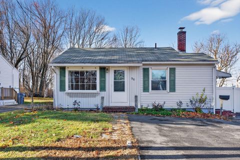 Photo of 96 Holm Avenue, Portland, ME 04102 (MLS # 1646041)