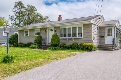 Photo of 148 Summit Park Avenue, Portland, ME 04103 (MLS # 1663974)