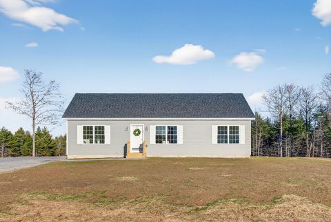 Photo of 31 Hunters Haven, Standish, ME 04084 (MLS # 1644647)