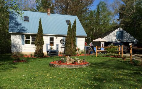 Photo of 17 Crestwood Drive, Orrington, ME 04474 (MLS # 1653080)