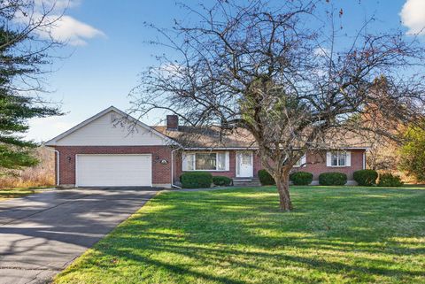 Photo of 16 Merrifield Drive, Kennebunk, ME 04043 (MLS # 1643916)