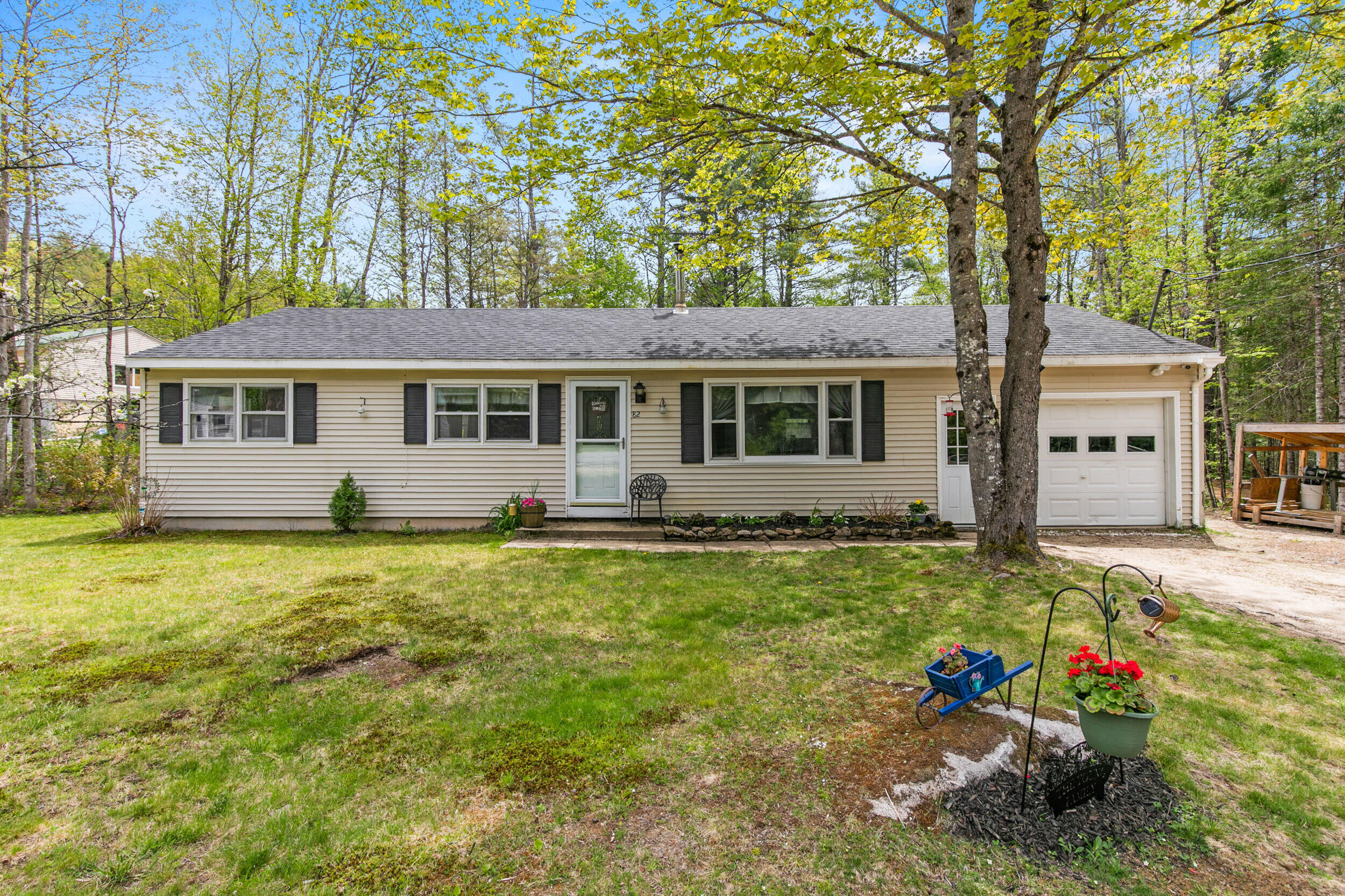 82 oak hill rd, otisfield, me 04270, usa