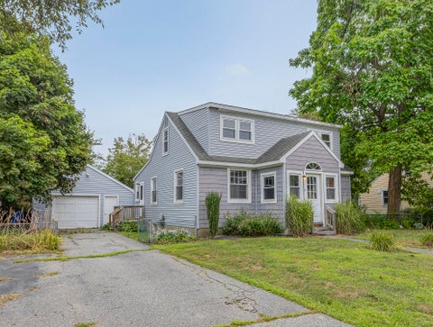 Photo of 4 Farm Hill Road, Cape Elizabeth, ME 04107 (MLS # 1680626)