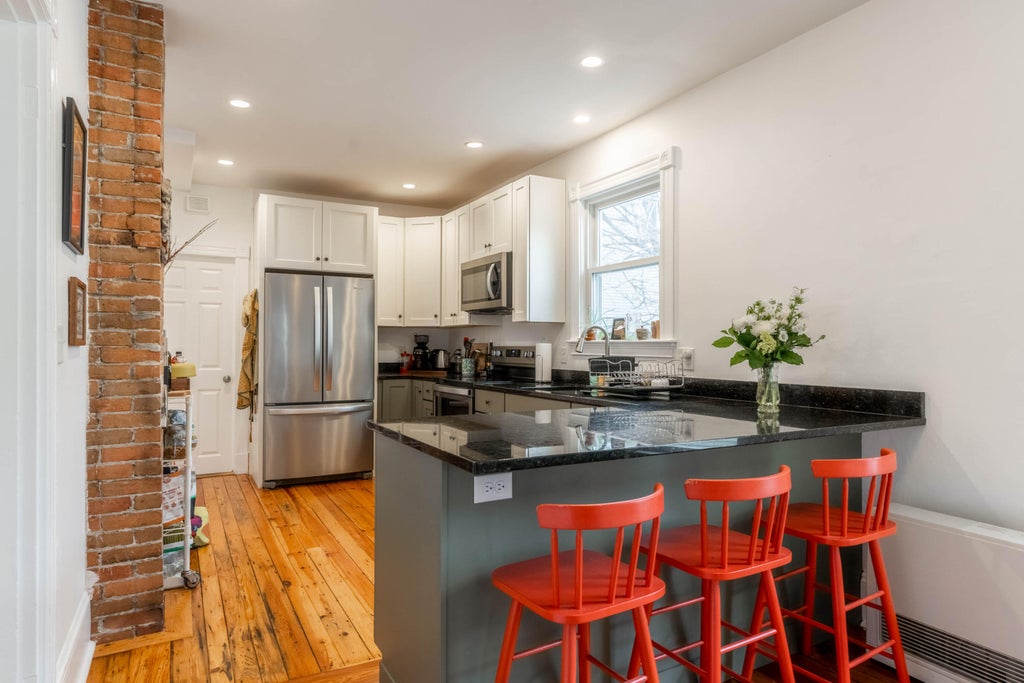 Photo of 88-90 Forest Avenue, Portland, ME 04101 (MLS # 1683407)