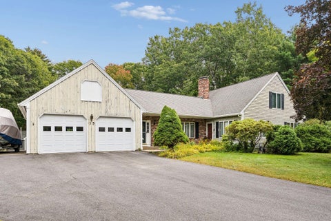 Photo of 15 Dionne Circle, Brunswick, ME 04011 (MLS # 1682579)