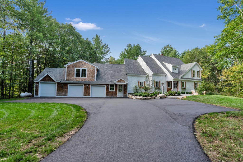 Photo of 6 High Point Drive, Saco, ME 04072 (MLS # 1683489)