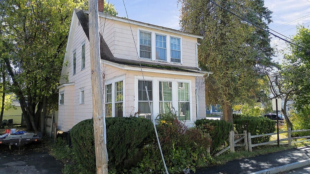 Photo of 11 Reed Street, Auburn, ME 04210 (MLS # 1684426)