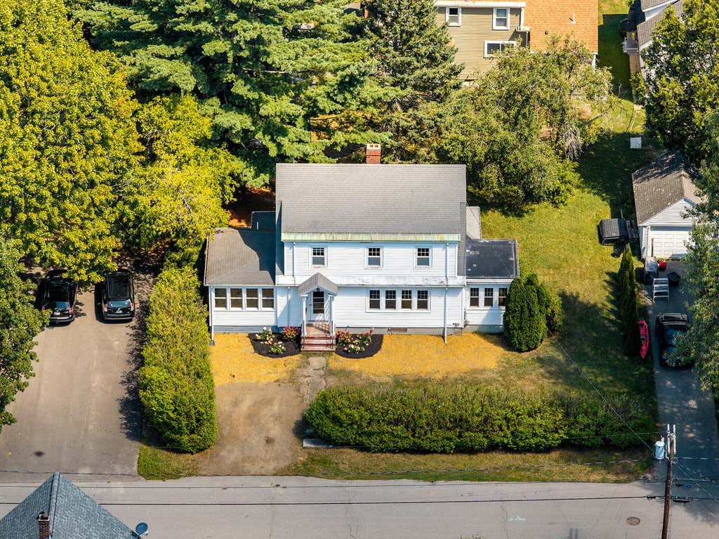 Photo of 35 Chestnut Street, Rockland, ME 04841 (MLS # 1677366)