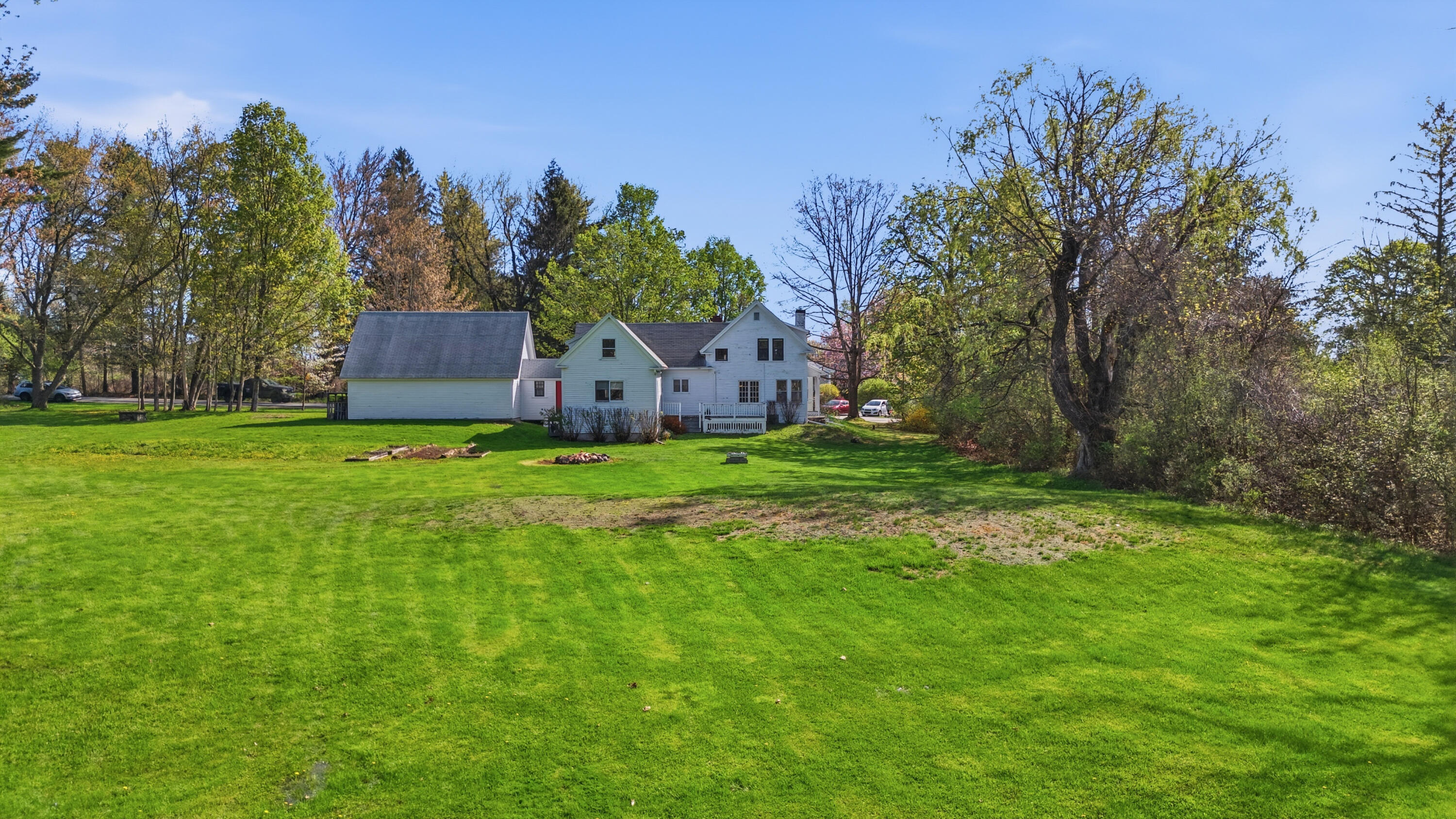 560 W Auburn Road