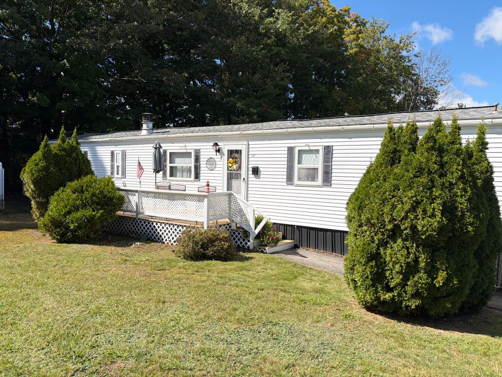 Photo of 17 Sandalwood Circle, Kittery, ME 03904 (MLS # 1682235)