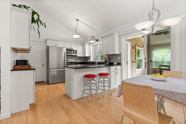 8 RIVERBEND DR # 8, YARMOUTH, ME 04096 - Image 1e982ea53f751edca91fb51fa3a39dca/2435383381