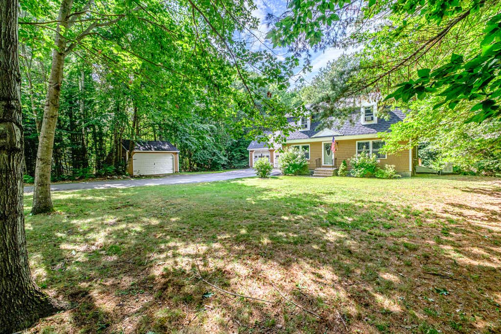 Photo of 4 Lucina Terrace, Gorham, ME 04038 (MLS # 1675042)