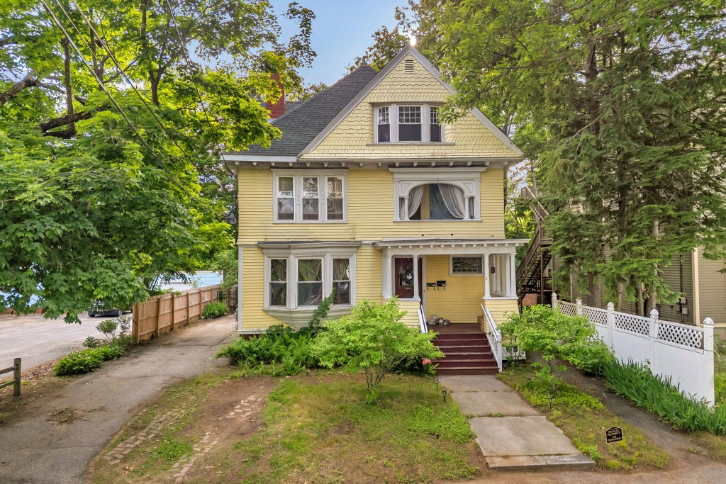 Photo of 21 Laurel Avenue, Auburn, ME 04210 (MLS # 1666814)