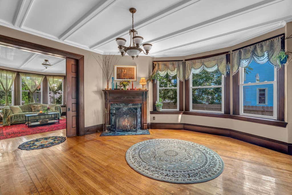 Photo of 21 Laurel Avenue, Auburn, ME 04210 (MLS # 1666814)