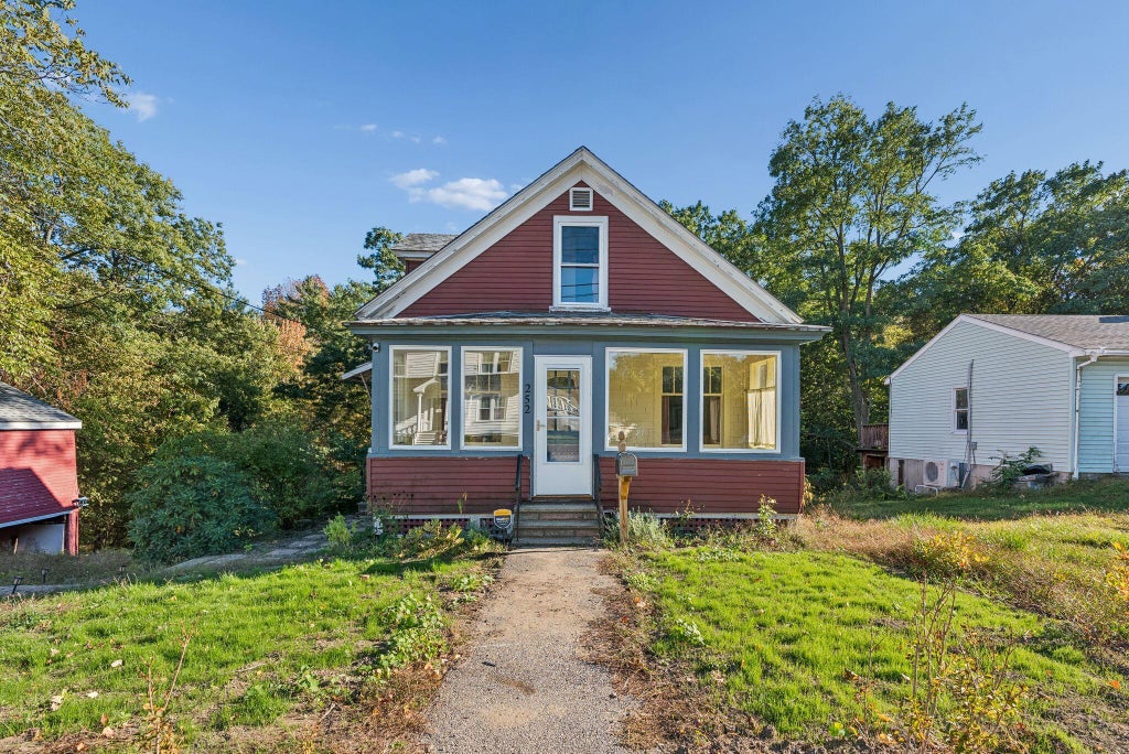 Photo of 252 Gamage Avenue, Auburn, ME 04210 (MLS # 1683593)