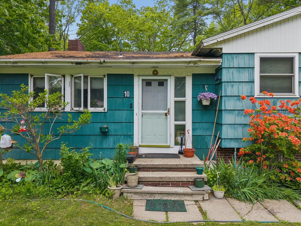 Photo of 10 Ridgewood Drive, Augusta, ME 04330 (MLS # 1665263)