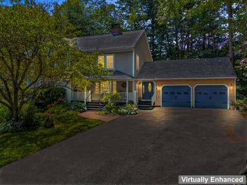 Photo of 4 Pleasant Hill Road, Falmouth, ME 04105 (MLS # 1674017)