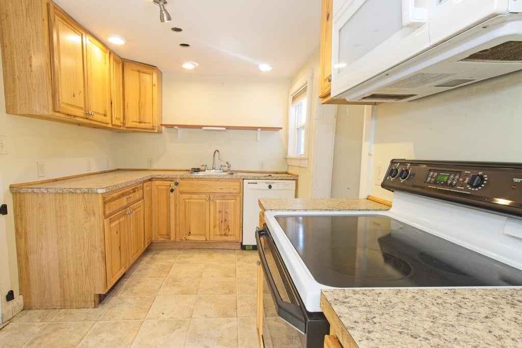 Photo of 21 Myrtle Street, Paris, ME 04281 (MLS # 1681920)