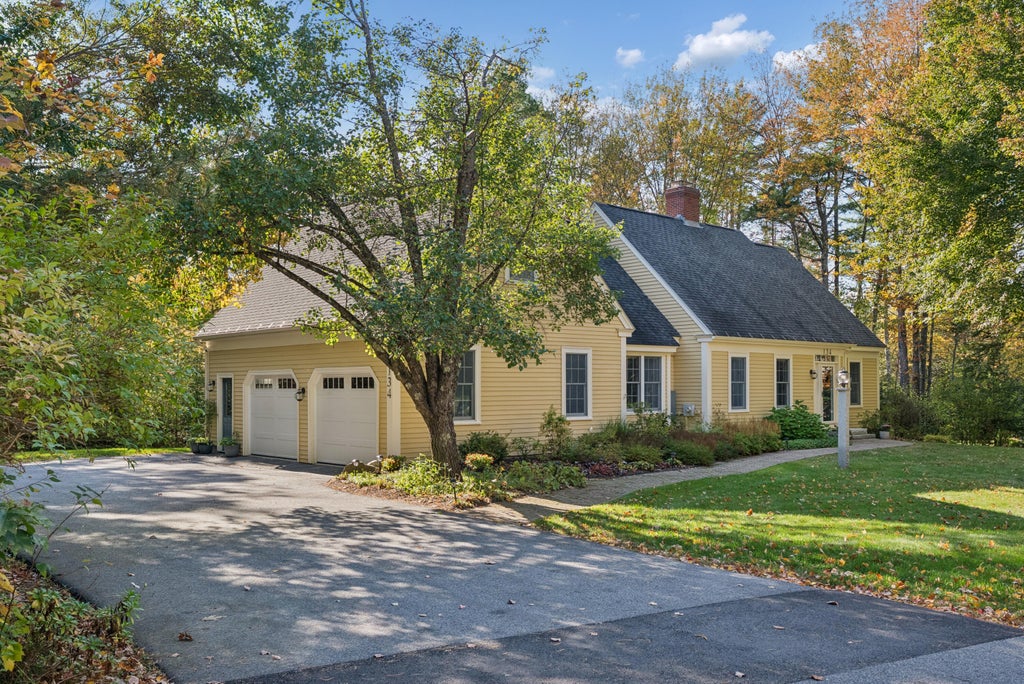 Photo of 134 Oakwood Drive, Yarmouth, ME 04096 (MLS # 1683665)
