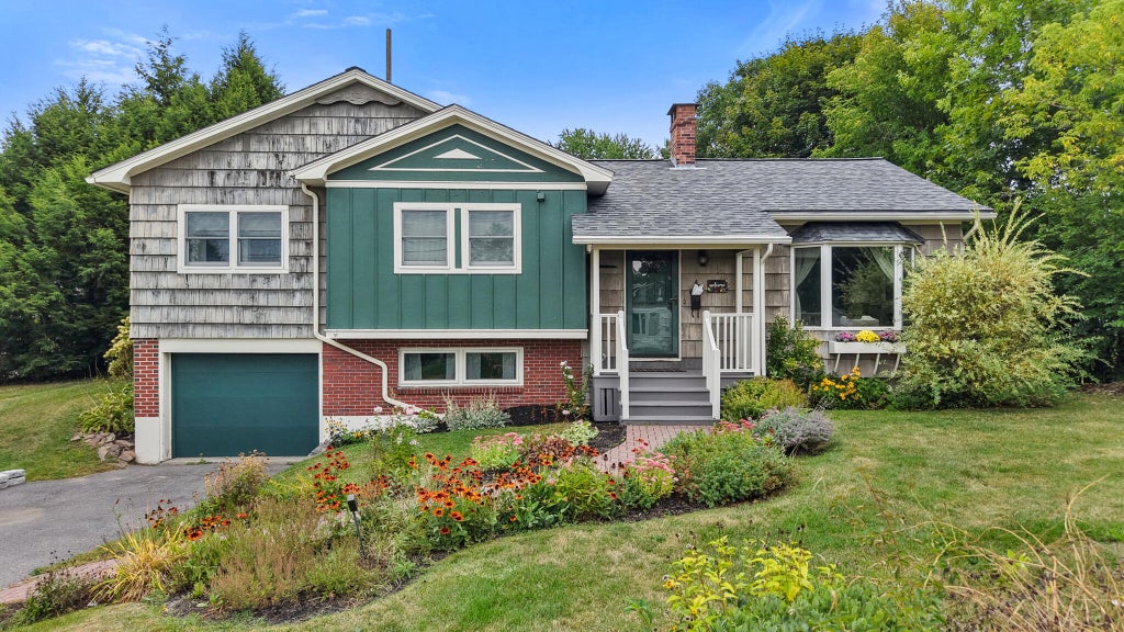 Photo of 4 Park Avenue W, Brewer, ME 04412 (MLS # 1681527)