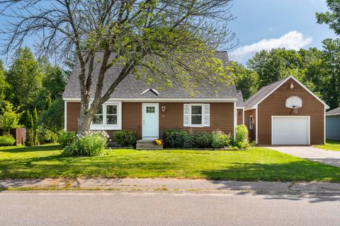 Photo of 12 Barnstable Road, South Portland, ME 04106 (MLS # 1671073)