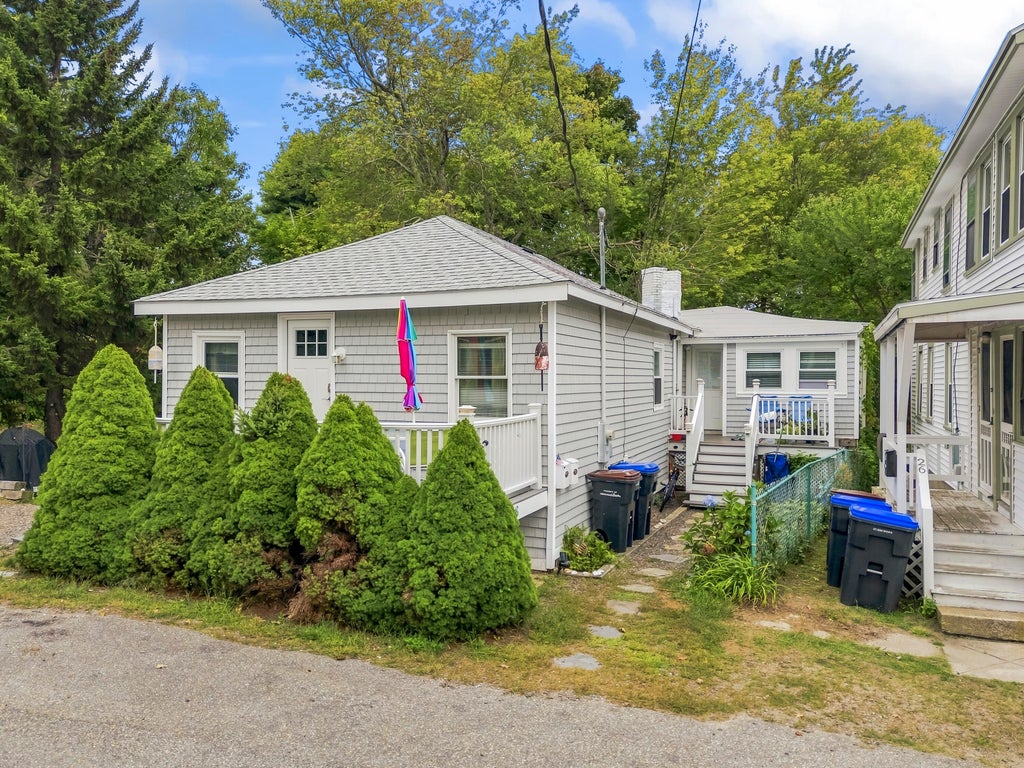 Photo of 28 Seacliff Avenue, Old Orchard Beach, ME 04064 (MLS # 1680976)