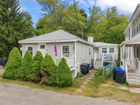 Photo of 28 Seacliff Avenue, Old Orchard Beach, ME 04064 (MLS # 1680976)