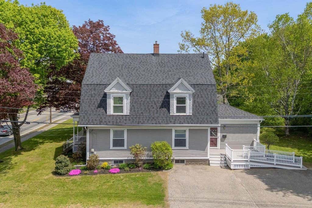 Photo of 621 Main Street, Lewiston, ME 04240 (MLS # 1662959)