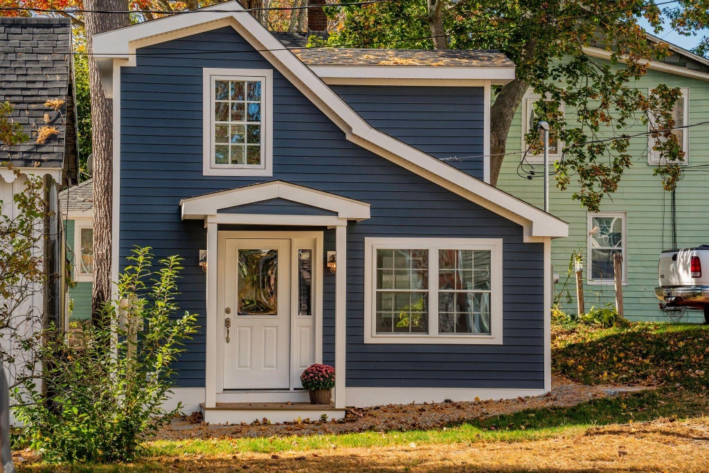 Photo of 6 Linden Avenue, Old Orchard Beach, ME 04064 (MLS # 1683942)