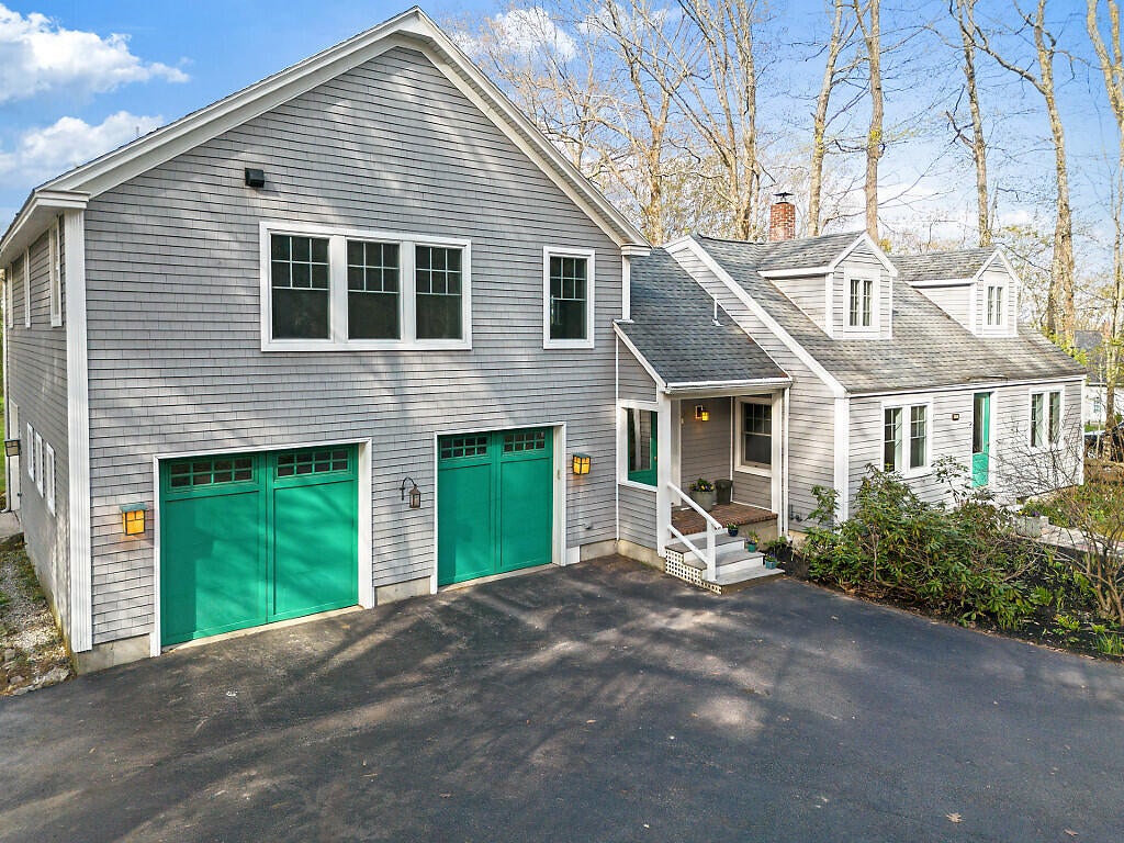 Photo of 183 Mountain Road, Falmouth, ME 04105 (MLS # 1662405)