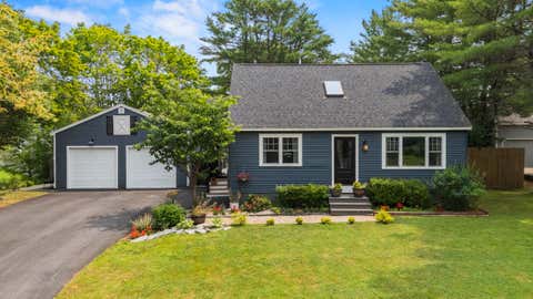 Photo of 4 Ellen Circle, Yarmouth, ME 04096 (MLS # 1672344)
