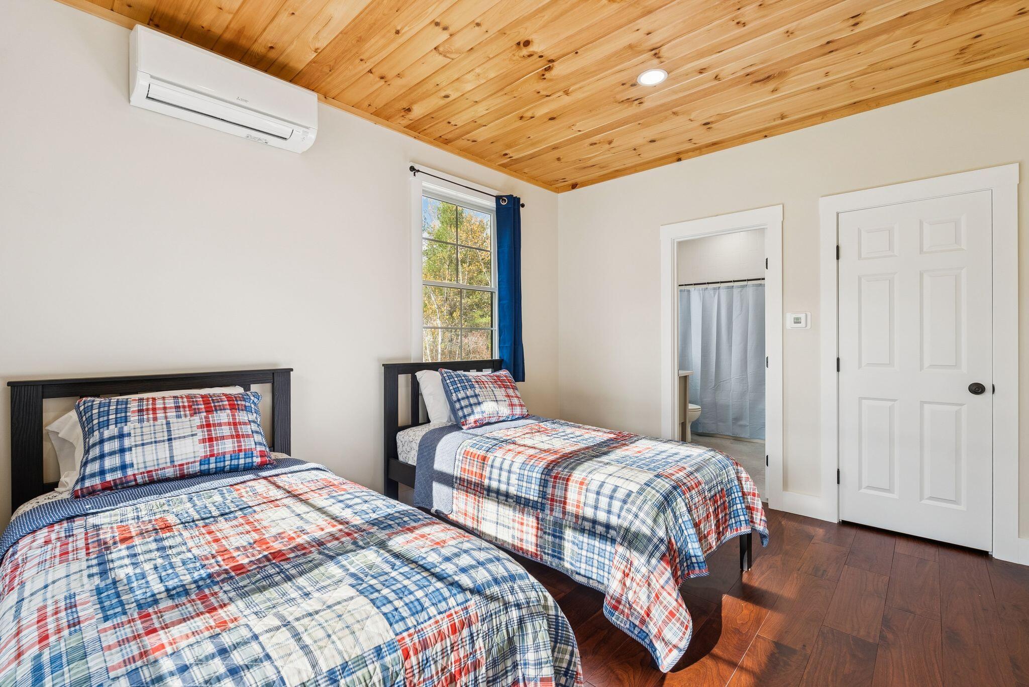 Casco, Maine, 04015, United States, 4 Bedrooms Bedrooms, ,5 BathroomsBathrooms,Residential,Active,2045792