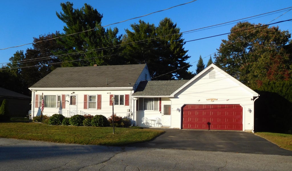 Photo of 18 Richmond Avenue, Lewiston, ME 04240 (MLS # 1682062)