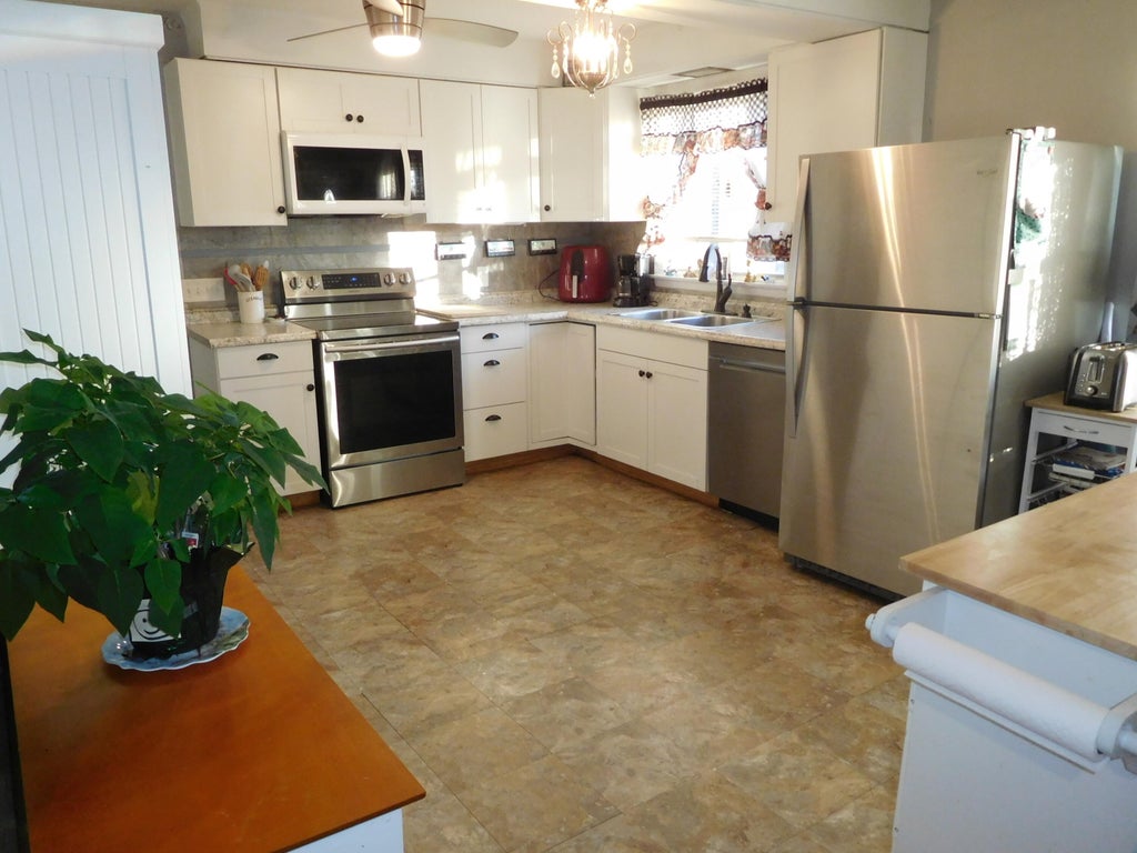 Photo of 18 Richmond Avenue, Lewiston, ME 04240 (MLS # 1682062)