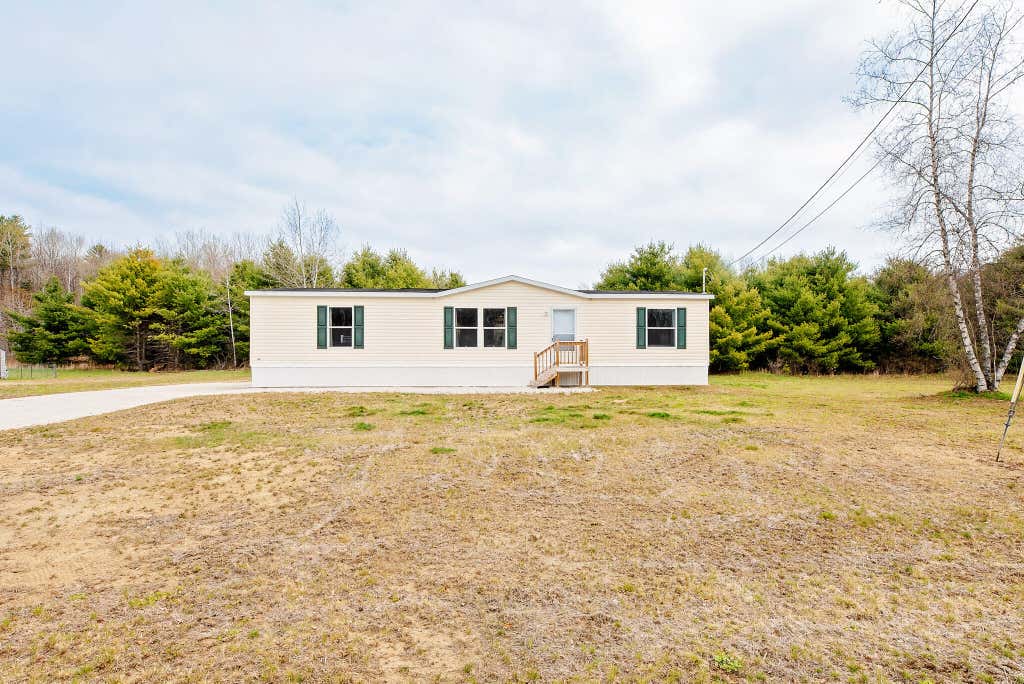 Photo of 119 Rosewood Drive, Farmington, ME 04938 (MLS # 1662123)