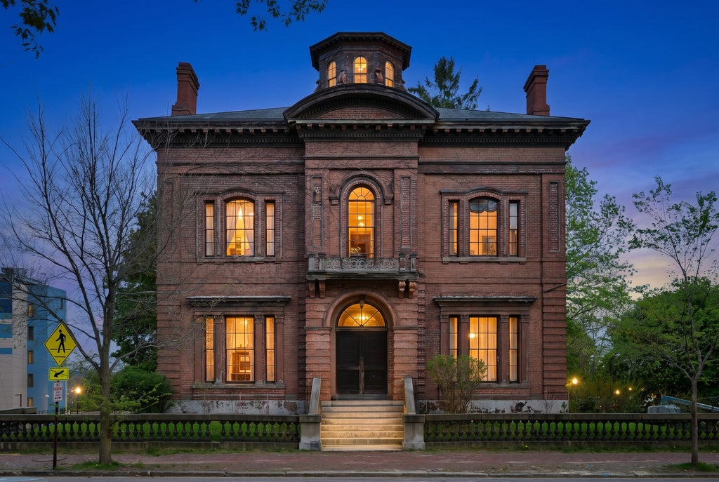 Photo of 300 Danforth Street, Portland, ME 04102 (MLS # 1683995)